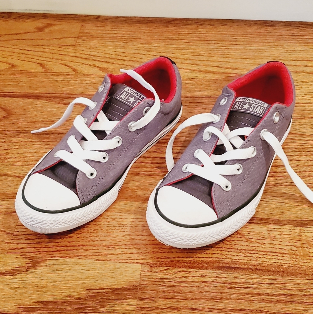 Boys Converse Chuck Taylor Allstar street sneakers